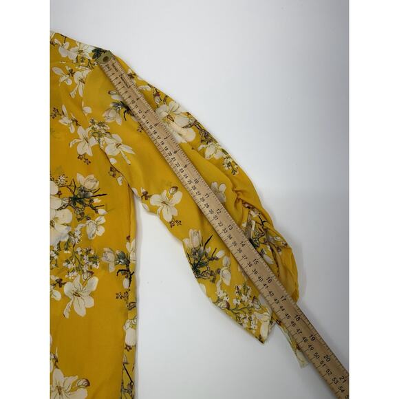 Rue 21 Womens Juniors Blouse Size Medium Yellow Floral 3/4 Sleeve 1/4 Zip - Picture 8 of 10